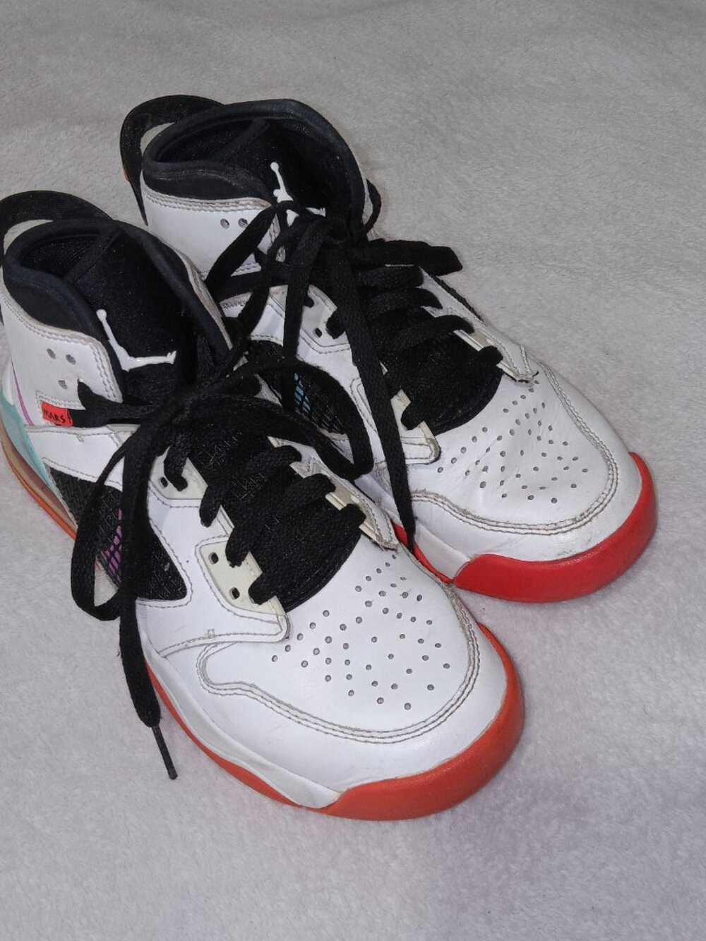 Nike Air Jordan Mars 270 GS 5.5Y Youth White Hyper Violet Total Orange Black - Picture 6 of 13